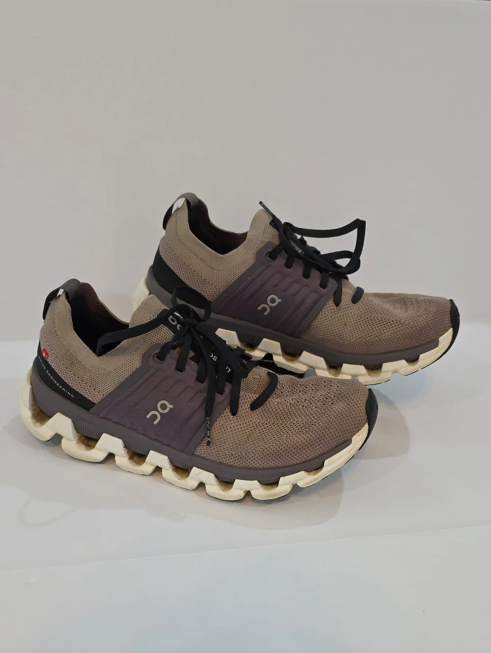 On Running CloudSwift Women's  Sneakers in Taupe and Black Size 8.5